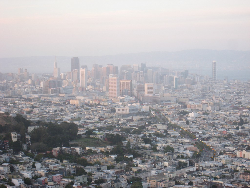 2011 Bay 2 Breakers Friday 1220.JPG - I was able to participate in the 100th annual running of the Bay to Breakers 12K race in San Francisco California. A weekend for sightseeing and racing.